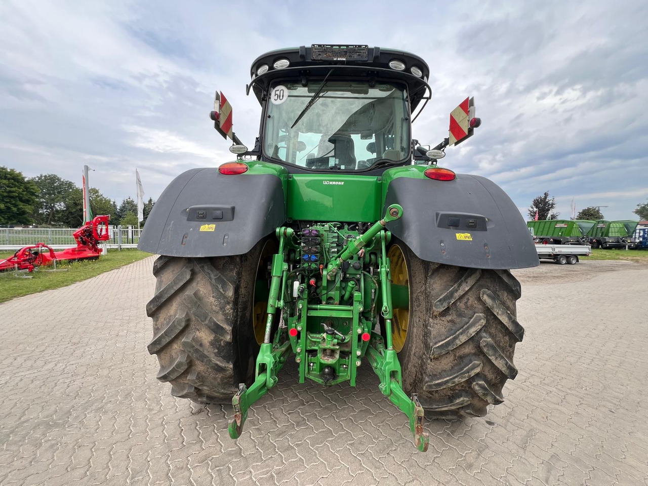 جرار John Deere 7310 R: صور 8