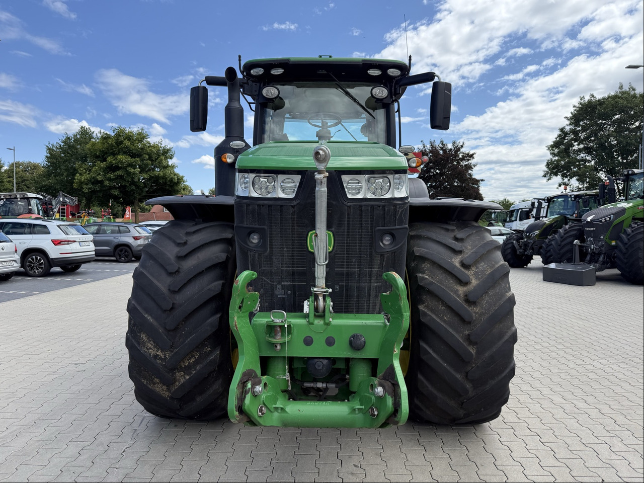 John Deere 8370R PowerShift - جرار: صور 4 John Deere 8370R PowerShift - جرار: صور 4