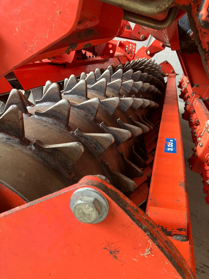 Kuhn Drillmaschinen - معدات بذار: صور 3 Kuhn Drillmaschinen - معدات بذار: صور 3