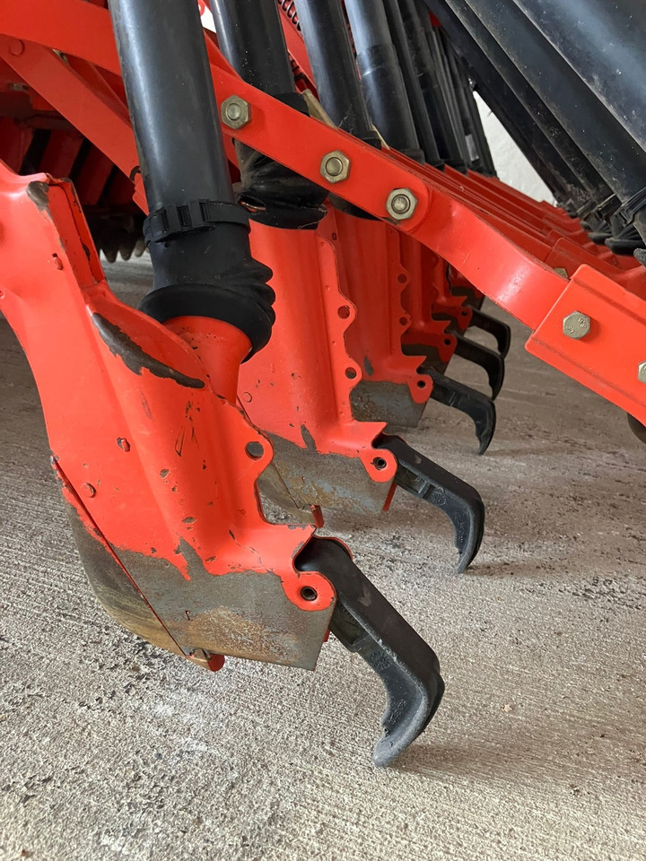 Kuhn Drillmaschinen - معدات بذار: صور 5 Kuhn Drillmaschinen - معدات بذار: صور 5
