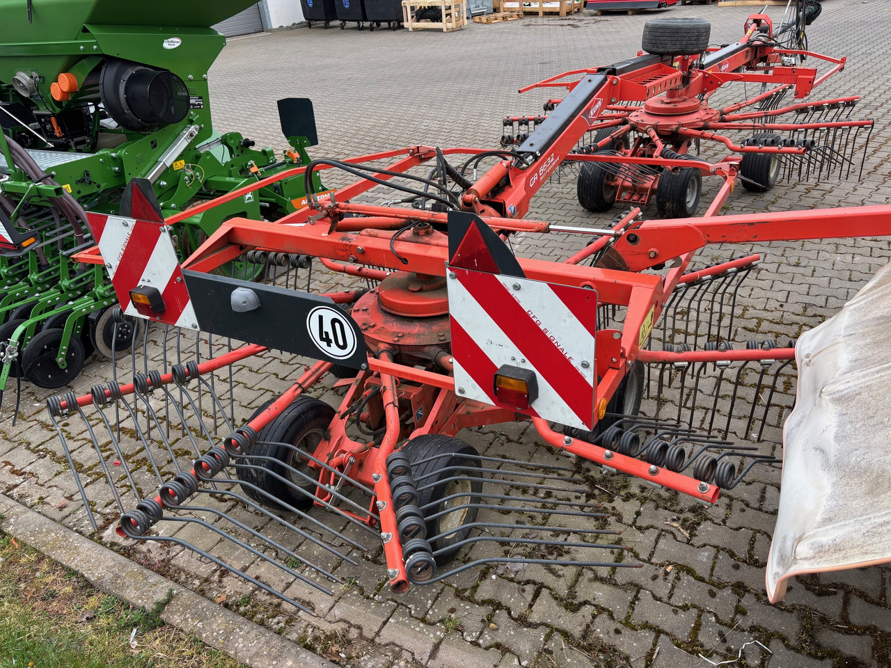 Kuhn Schwader 6632 - لمّامَة القش: صور 3 Kuhn Schwader 6632 - لمّامَة القش: صور 3