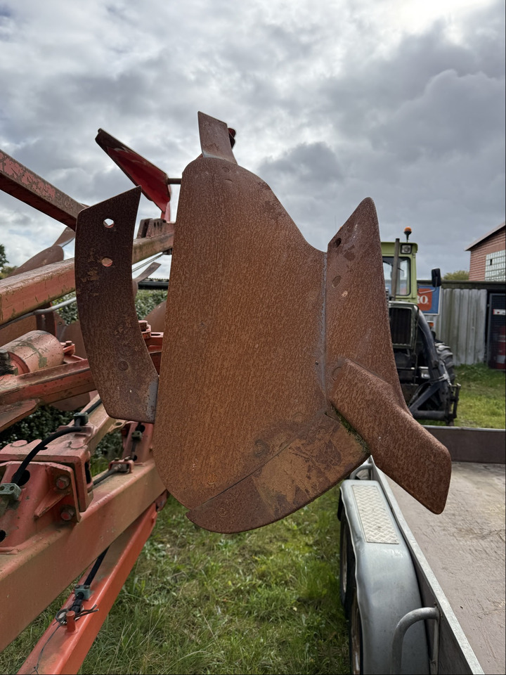 Kuhn Volldrehpflug - محراث: صور 3 Kuhn Volldrehpflug - محراث: صور 3