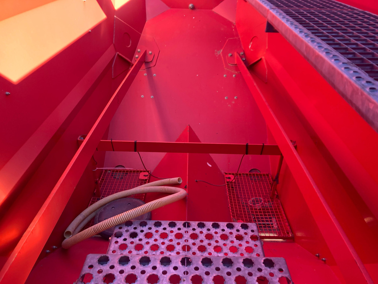 Kverneland DG 12000 - معدات بذار: صور 4 Kverneland DG 12000 - معدات بذار: صور 4