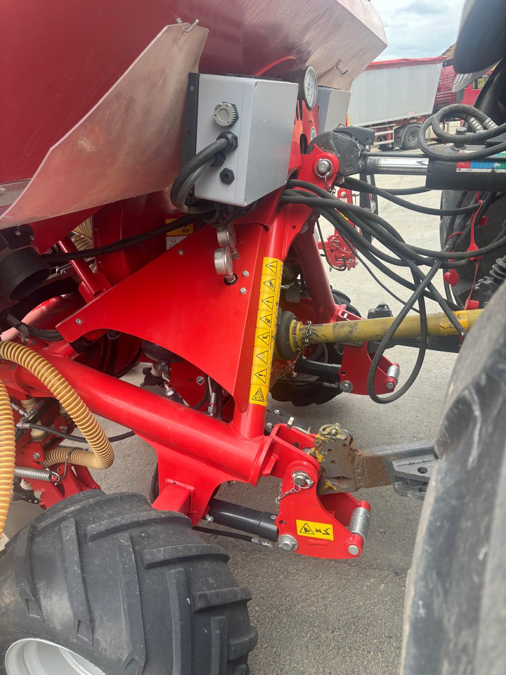 Kverneland Optima SX Isobus - معدات بذار: صور 3 Kverneland Optima SX Isobus - معدات بذار: صور 3