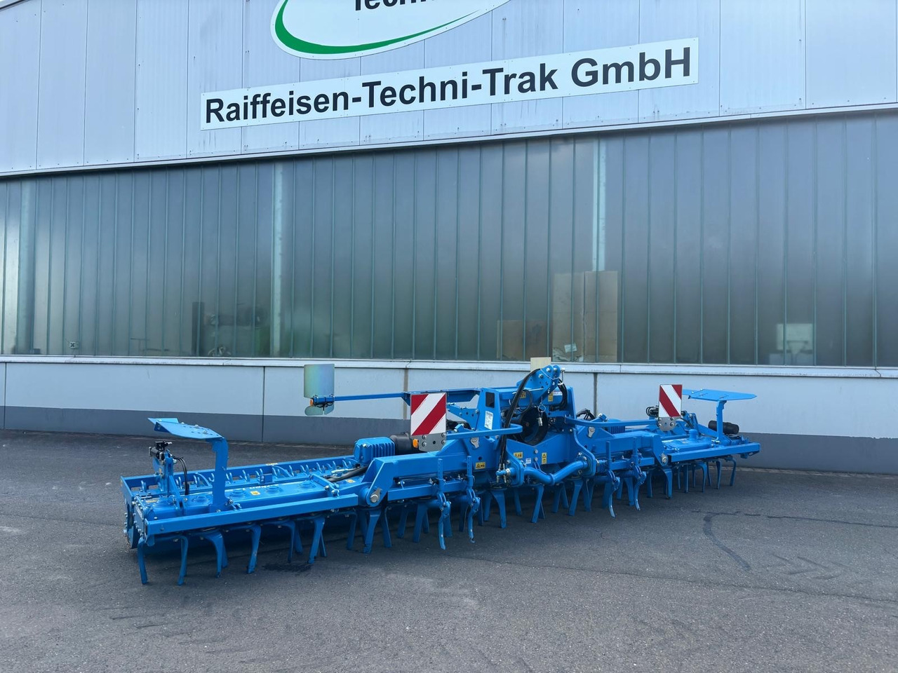 Lemken Zirkon 12/60 K - ال معدات حراثه: صور 1 Lemken Zirkon 12/60 K - ال معدات حراثه: صور 1