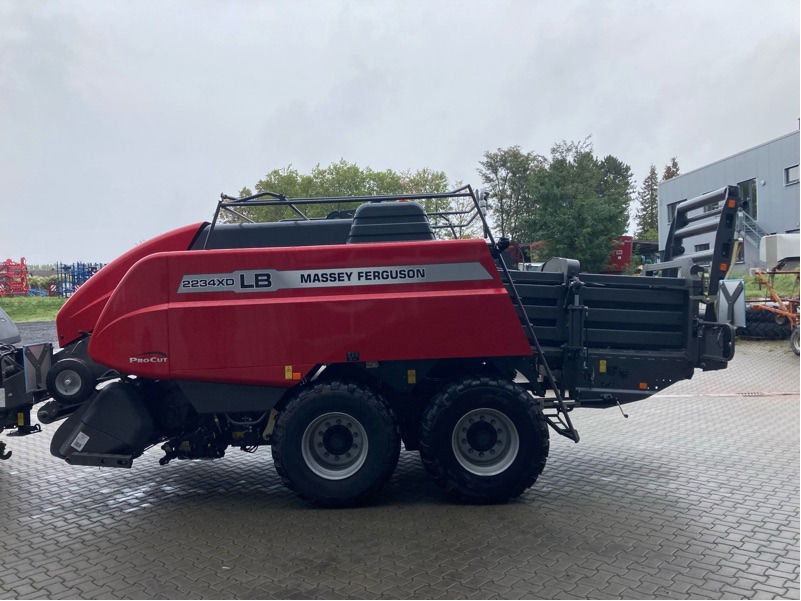 Massey Ferguson 2234 XDTC EU - مكبس البالات المستطيله: صور 2 Massey Ferguson 2234 XDTC EU - مكبس البالات المستطيله: صور 2