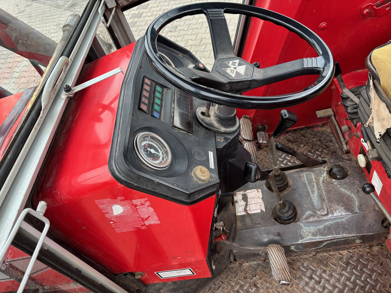 Massey Ferguson 274s Allrad - جرار: صور 2 Massey Ferguson 274s Allrad - جرار: صور 2