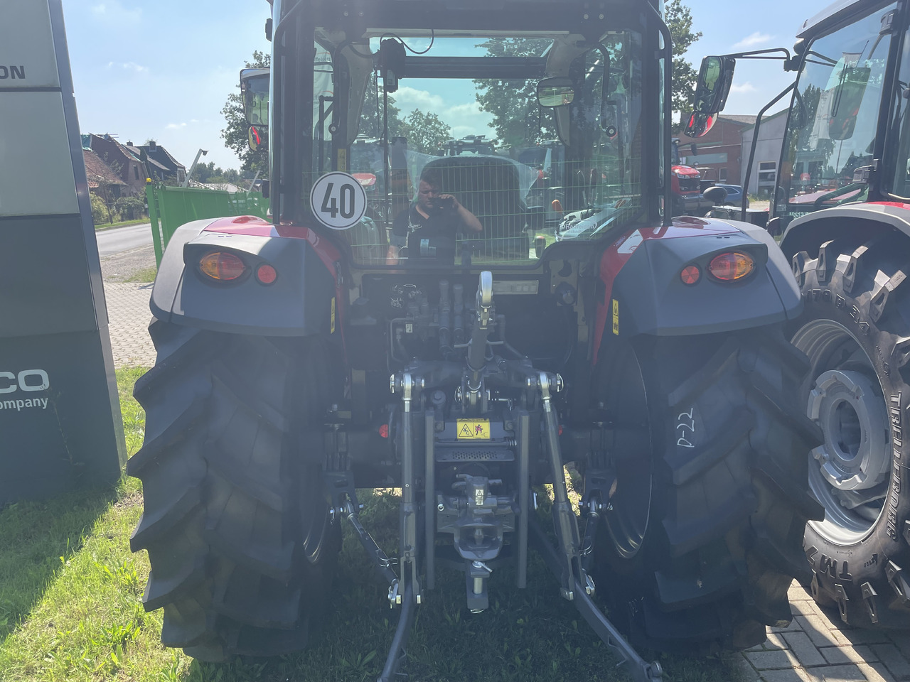 Massey Ferguson 4710 M Cab Essential Dyna 2 - جرار: صور 2 Massey Ferguson 4710 M Cab Essential Dyna 2 - جرار: صور 2