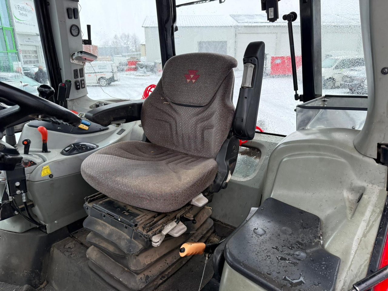 Massey Ferguson 5475 Dyna 4 - جرار: صور 2 Massey Ferguson 5475 Dyna 4 - جرار: صور 2