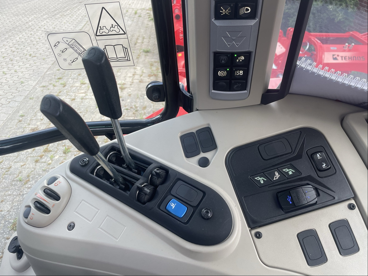 Massey Ferguson 5S.135 Dyna 4 Efficient - جرار: صور 4 Massey Ferguson 5S.135 Dyna 4 Efficient - جرار: صور 4