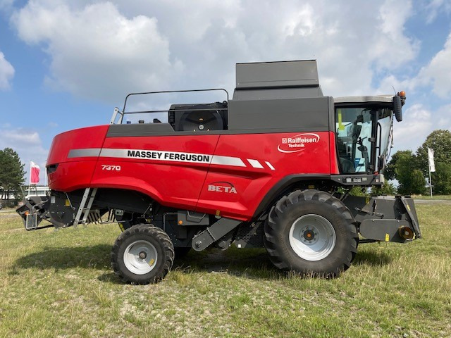 Massey Ferguson 7370 Beta - حصادة شاملة: صور 1 Massey Ferguson 7370 Beta - حصادة شاملة: صور 1