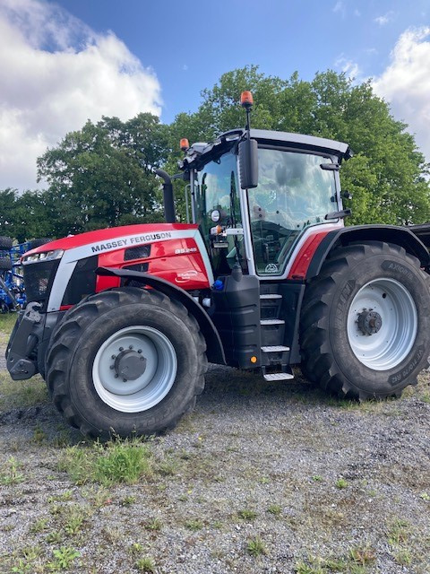 Massey Ferguson 8S.245 Dyna E-Power Excl - جرار: صور 1 Massey Ferguson 8S.245 Dyna E-Power Excl - جرار: صور 1