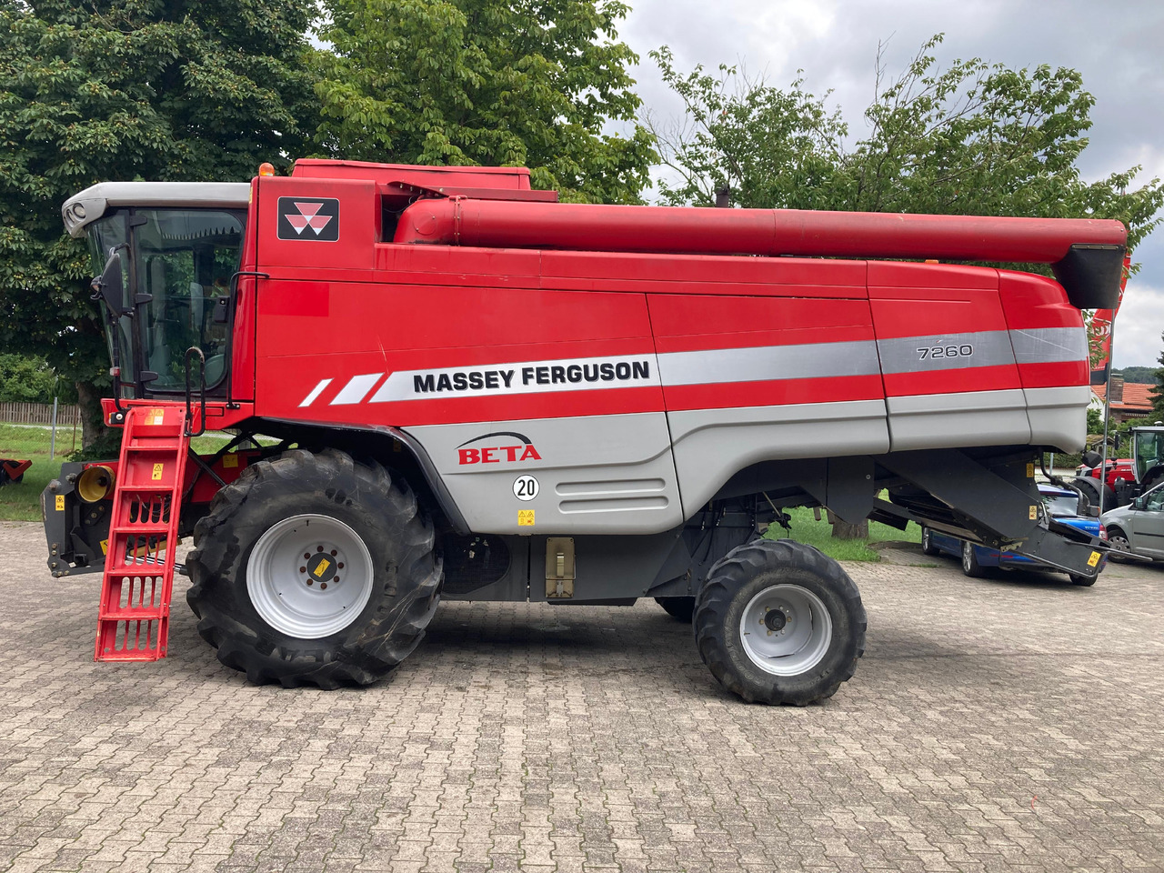 Massey Ferguson Beta 7260 - حصادة شاملة: صور 1 Massey Ferguson Beta 7260 - حصادة شاملة: صور 1