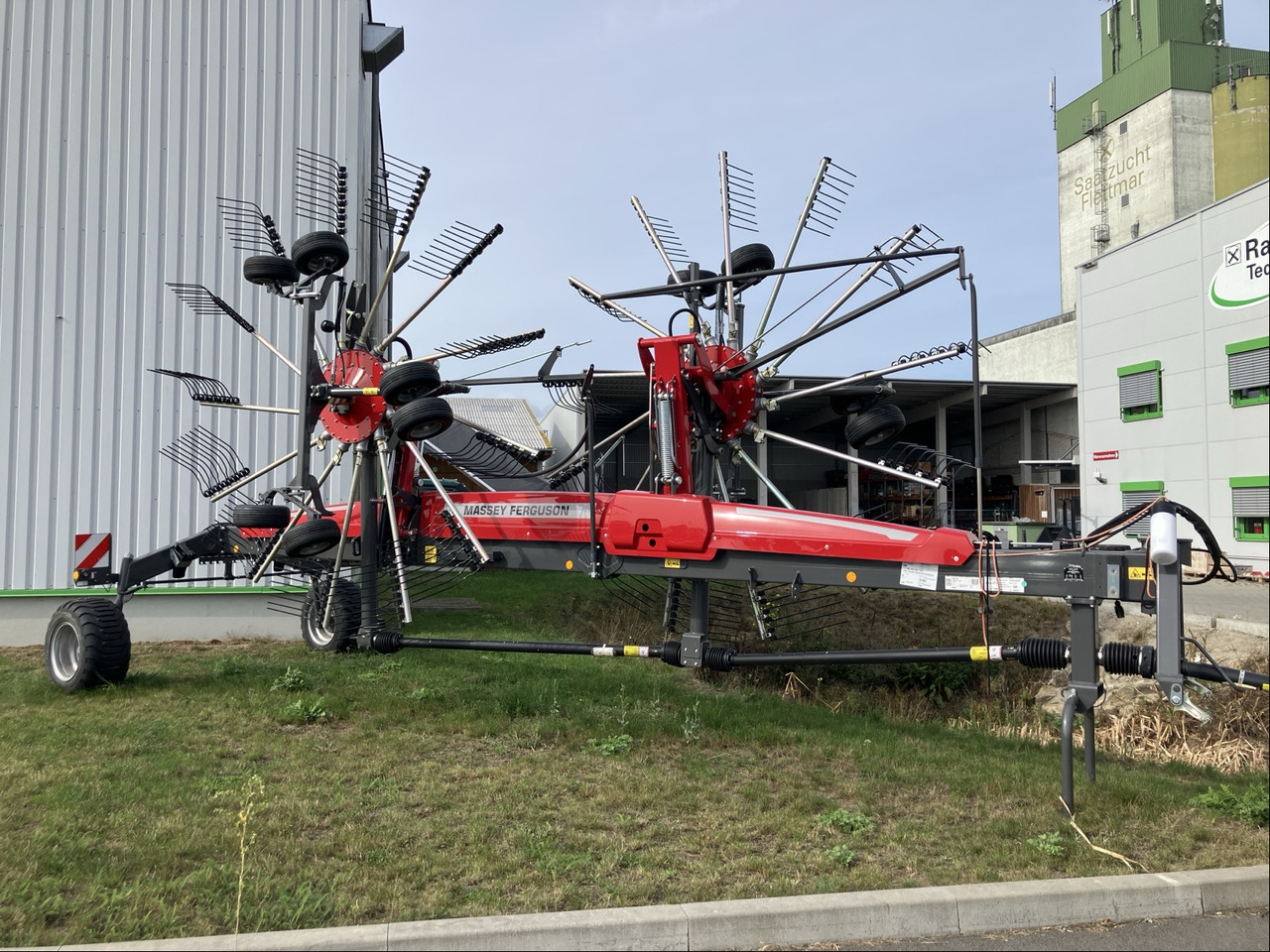 Massey Ferguson RK 842 SD-TRC - لمّامَة القش: صور 1 Massey Ferguson RK 842 SD-TRC - لمّامَة القش: صور 1