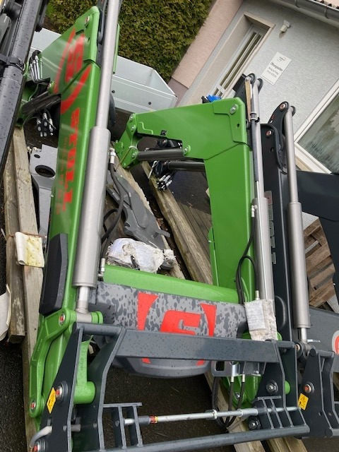 Stoll Frontlader Profil. FZ 46-33.1 - لوادر وحفارات أمامية: صور 1 Stoll Frontlader Profil. FZ 46-33.1 - لوادر وحفارات أمامية: صور 1