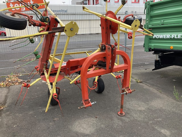 Unifarm CW 4.40 - لمّامَة القش: صور 1 Unifarm CW 4.40 - لمّامَة القش: صور 1