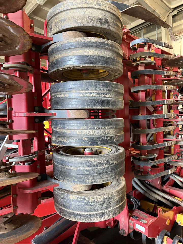 Väderstad Rapid A600S - معدات بذار: صور 4 Väderstad Rapid A600S - معدات بذار: صور 4