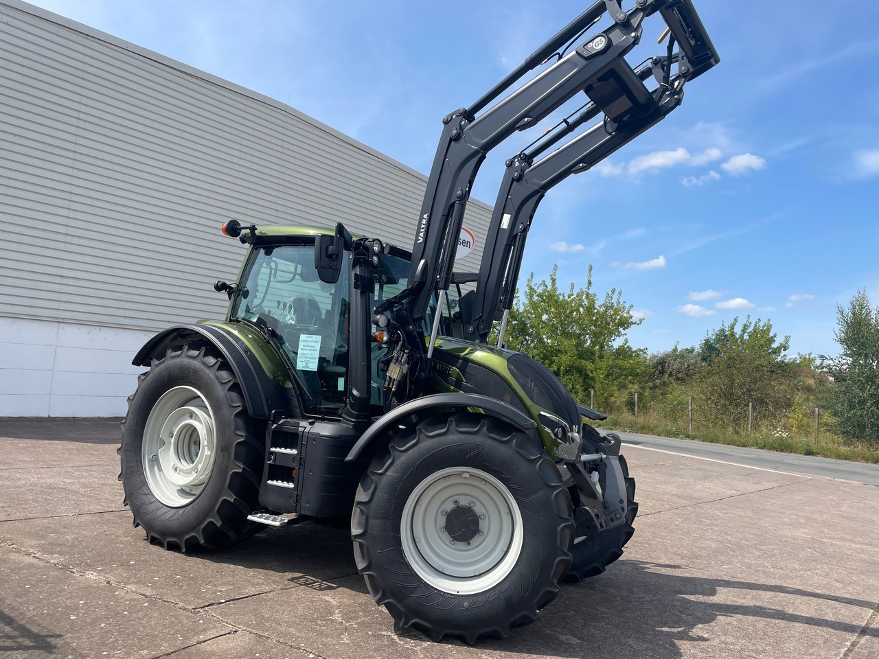 Valtra N155 EA 2B1 - جرار: صور 1 Valtra N155 EA 2B1 - جرار: صور 1