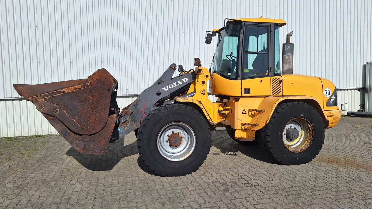 Volvo Radlader L 40 B TP - لودر: صور 1 Volvo Radlader L 40 B TP - لودر: صور 1