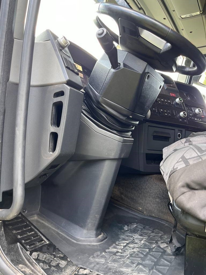 ونش كرين - شاحنة Renault Kerax 6x4: صور 12