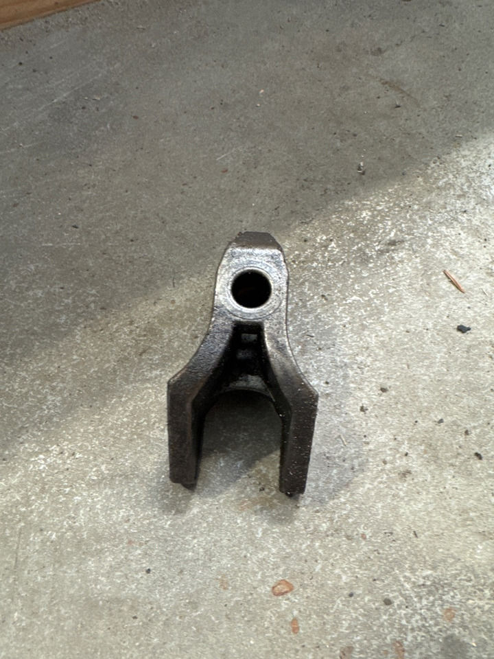 DAF BRACKET INJEKTOR 1791123 - المحرك و قطع الغيار - شاحنة: صور 2 DAF BRACKET INJEKTOR 1791123 - المحرك و قطع الغيار - شاحنة: صور 2