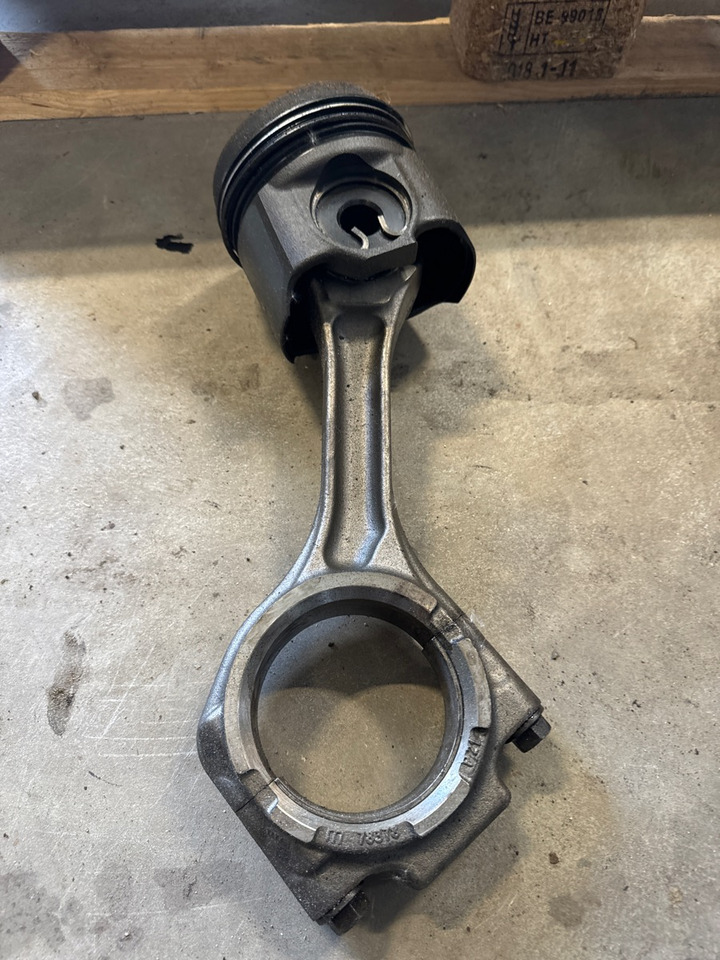 DAF CONROD 2104874 + PISTONS 2132582 - المحرك و قطع الغيار - شاحنة: صور 2 DAF CONROD 2104874 + PISTONS 2132582 - المحرك و قطع الغيار - شاحنة: صور 2