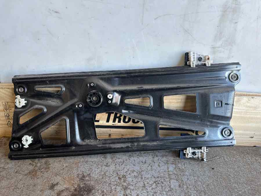 DAF WINDOW SYSTEM 1881914 - الكابينة والداخلية - شاحنة: صور 2 DAF WINDOW SYSTEM 1881914 - الكابينة والداخلية - شاحنة: صور 2