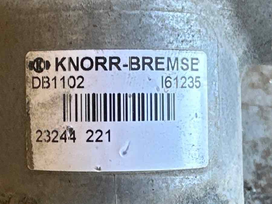 EKERI KNORR-BREMSE VALVE DB1102 I61235 - صمام: صور 3 EKERI KNORR-BREMSE VALVE DB1102 I61235 - صمام: صور 3