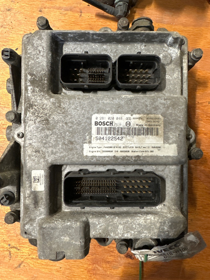 IVECO ECU 504122542 - النظام الكهربائي - شاحنة: صور 1 IVECO ECU 504122542 - النظام الكهربائي - شاحنة: صور 1