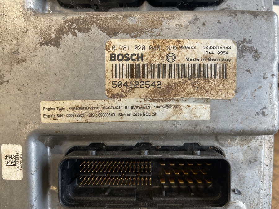 IVECO ENGINE ECU 504122542 - النظام الكهربائي - شاحنة: صور 3 IVECO ENGINE ECU 504122542 - النظام الكهربائي - شاحنة: صور 3