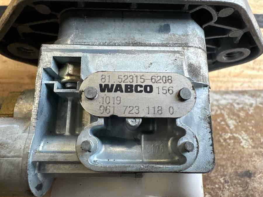 MAN HANDBRAKE 81.52315-6208 - الكابينة والداخلية - شاحنة: صور 3 MAN HANDBRAKE 81.52315-6208 - الكابينة والداخلية - شاحنة: صور 3