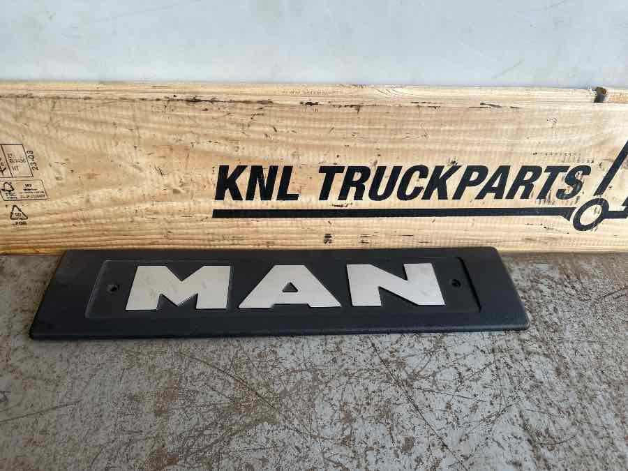 MAN NAME PLATE 81.97870-0121 - الإطار/ الشاسيه - شاحنة: صور 1 MAN NAME PLATE 81.97870-0121 - الإطار/ الشاسيه - شاحنة: صور 1