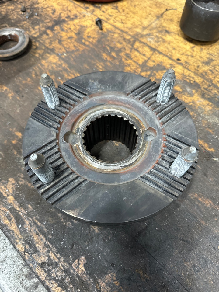 MAN OUTPUT FLANGE 81.39115-0525 - علبة التروس و قطع الغيار - شاحنة: صور 1 MAN OUTPUT FLANGE 81.39115-0525 - علبة التروس و قطع الغيار - شاحنة: صور 1
