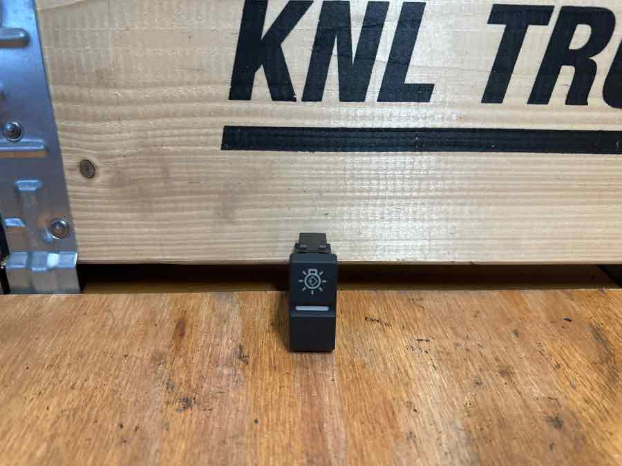 MAN SWITCH 81.25503-0322 - الكابينة والداخلية - شاحنة: صور 1 MAN SWITCH 81.25503-0322 - الكابينة والداخلية - شاحنة: صور 1