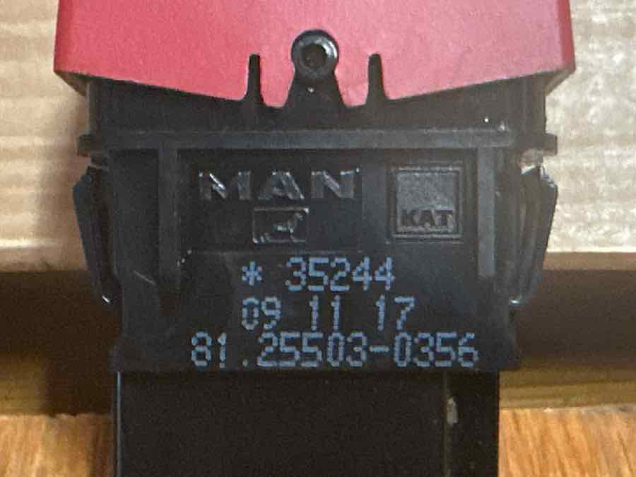 MAN SWITCH 81.25503-0356 - الكابينة والداخلية - شاحنة: صور 2 MAN SWITCH 81.25503-0356 - الكابينة والداخلية - شاحنة: صور 2