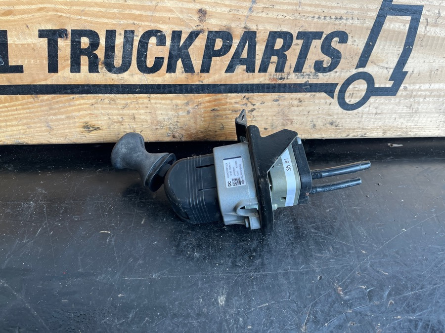 MERCEDES HAND BRAKE A0044303581 - الكابينة والداخلية - شاحنة: صور 2 MERCEDES HAND BRAKE A0044303581 - الكابينة والداخلية - شاحنة: صور 2