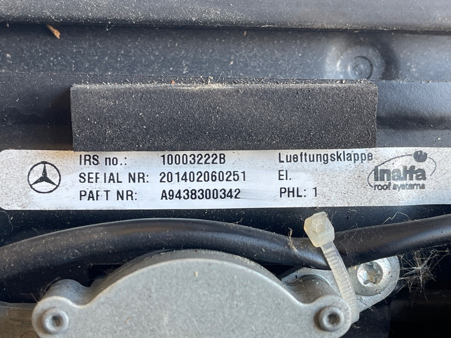 MERCEDES SUN ROOF A9438300342 - الكابينة والداخلية - شاحنة: صور 3 MERCEDES SUN ROOF A9438300342 - الكابينة والداخلية - شاحنة: صور 3