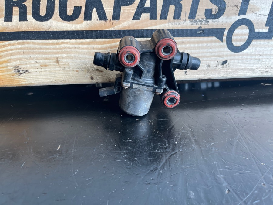 MERCEDES VALVE A0001531059 - صمام الفرامل - شاحنة: صور 2 MERCEDES VALVE A0001531059 - صمام الفرامل - شاحنة: صور 2