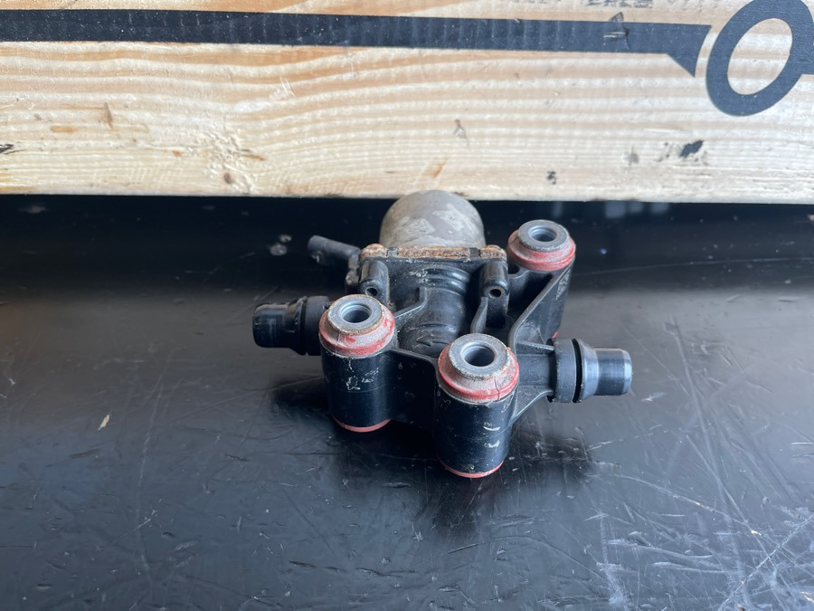 MERCEDES VALVE A0001531059 - صمام الفرامل - شاحنة: صور 1 MERCEDES VALVE A0001531059 - صمام الفرامل - شاحنة: صور 1