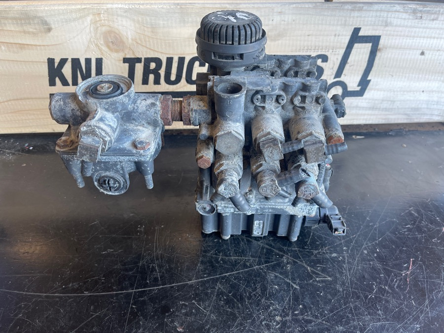 MERCEDES VALVE A0003276625 - صمام الفرامل - شاحنة: صور 1 MERCEDES VALVE A0003276625 - صمام الفرامل - شاحنة: صور 1