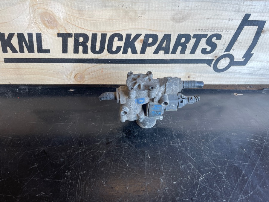 MERCEDES VALVE A0054299244 - صمام الفرامل - شاحنة: صور 1 MERCEDES VALVE A0054299244 - صمام الفرامل - شاحنة: صور 1