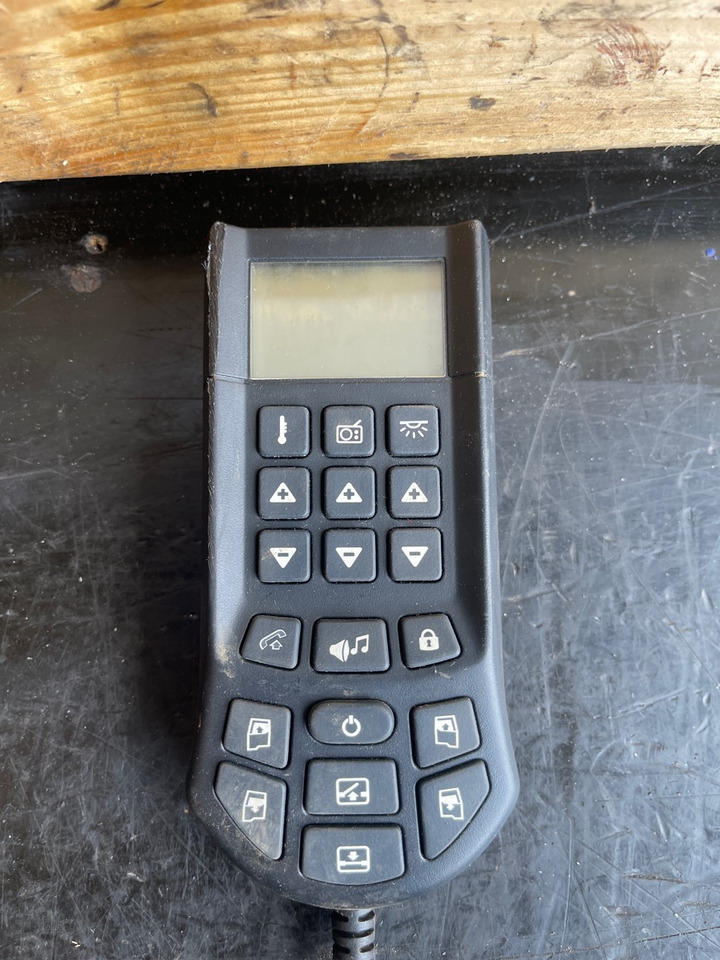 RENAULT REMOTE PANEL 7422133150 - الكابينة والداخلية - شاحنة: صور 1 RENAULT REMOTE PANEL 7422133150 - الكابينة والداخلية - شاحنة: صور 1