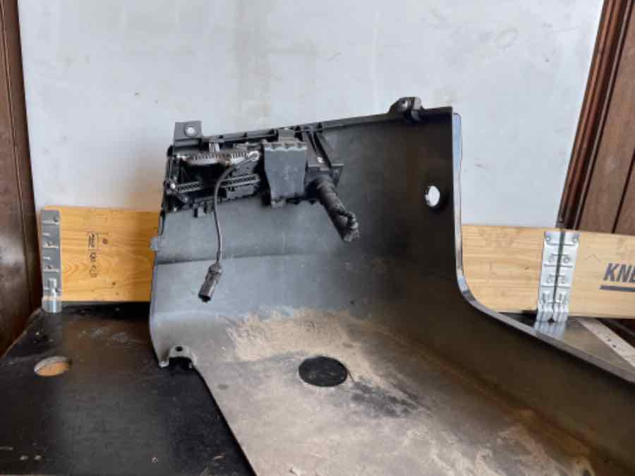 SCANIA BUMPER COVER RIGHT SIDE 2528870 - هيكل السيارة الخارجية - شاحنة: صور 2 SCANIA BUMPER COVER RIGHT SIDE 2528870 - هيكل السيارة الخارجية - شاحنة: صور 2