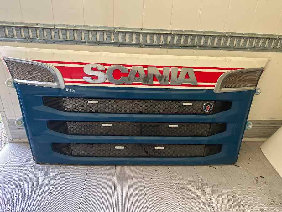 SCANIA FRONT GRILL 1872158 - هيكل السيارة الخارجية - شاحنة: صور 1 SCANIA FRONT GRILL 1872158 - هيكل السيارة الخارجية - شاحنة: صور 1