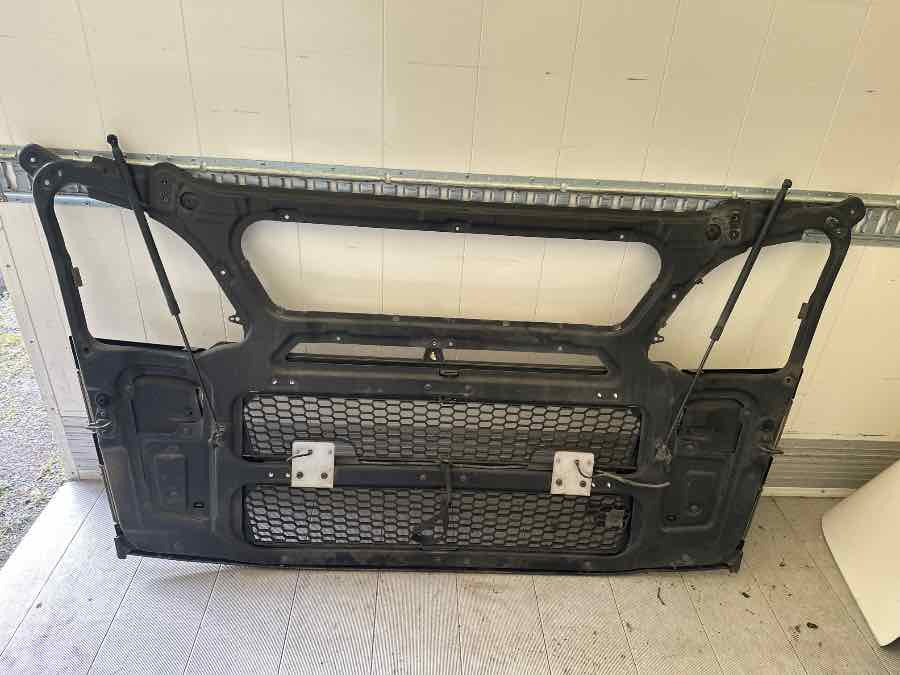 SCANIA FRONT GRILL FRAME 2894750 - هيكل السيارة الخارجية - شاحنة: صور 2 SCANIA FRONT GRILL FRAME 2894750 - هيكل السيارة الخارجية - شاحنة: صور 2