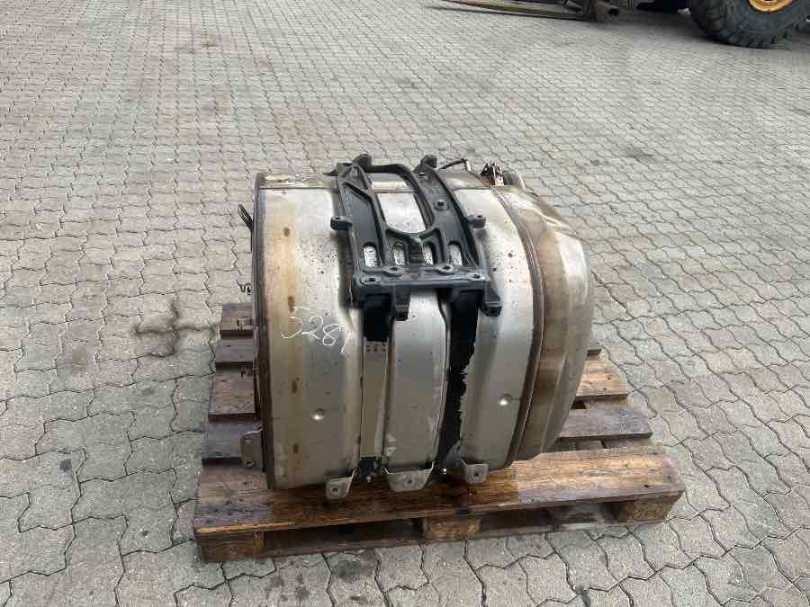 VOLVO EXHAUST 23046481 - كاتم الصوت/ نظام العادم - شاحنة: صور 1 VOLVO EXHAUST 23046481 - كاتم الصوت/ نظام العادم - شاحنة: صور 1