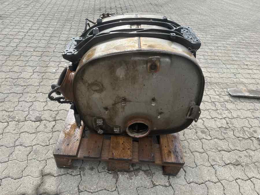 VOLVO EXHAUST 23046481 - كاتم الصوت/ نظام العادم - شاحنة: صور 3 VOLVO EXHAUST 23046481 - كاتم الصوت/ نظام العادم - شاحنة: صور 3