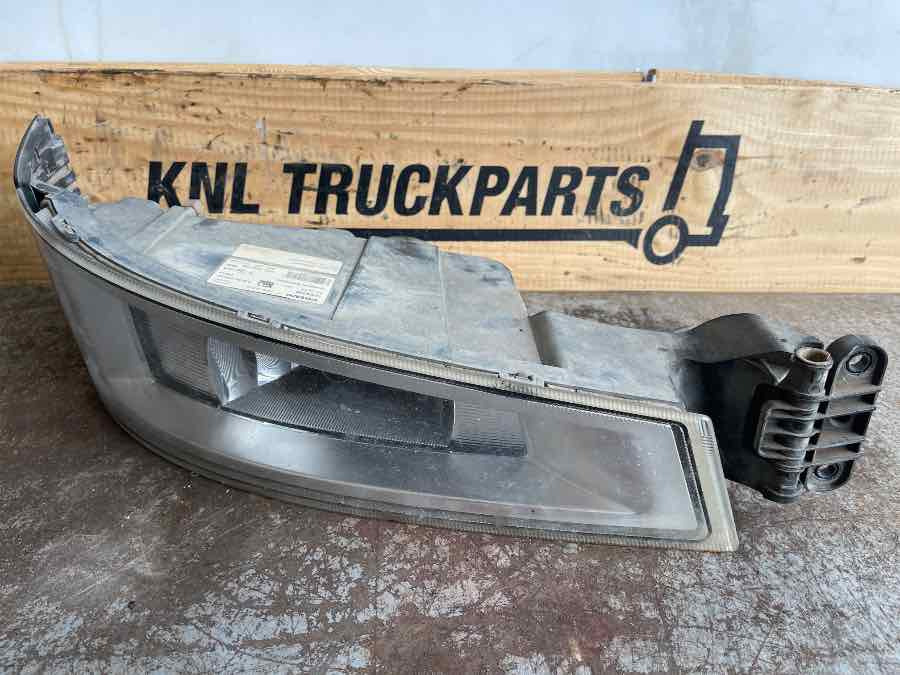 VOLVO FOG LAMP 22332592 RH - أضواء - شاحنة: صور 1 VOLVO FOG LAMP 22332592 RH - أضواء - شاحنة: صور 1