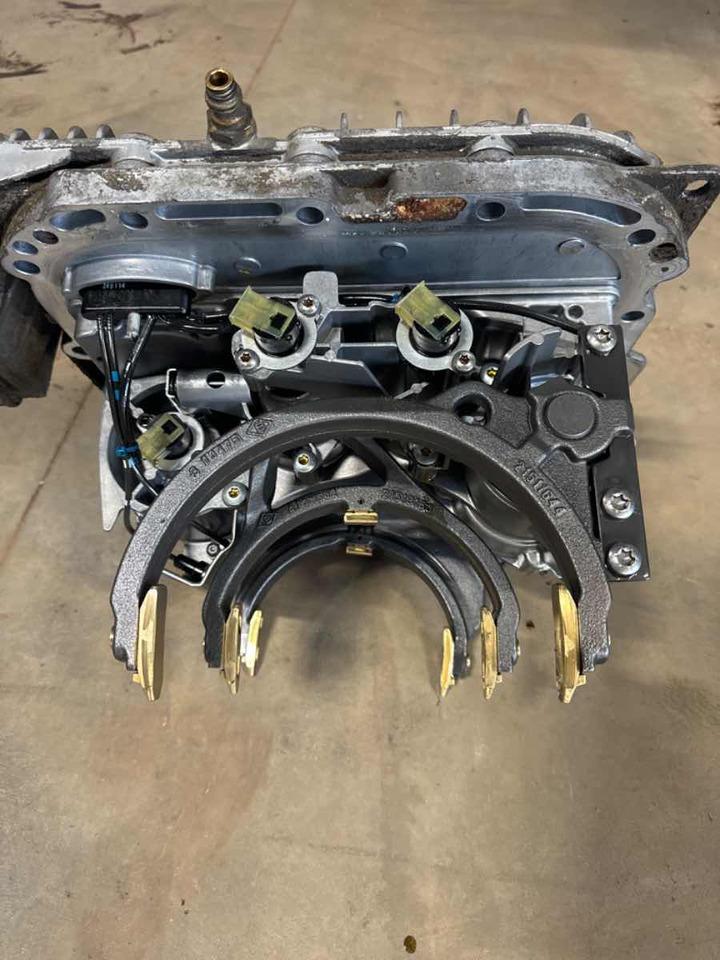 VOLVO ISHIFT SHIFTING HOUSE COMPLETE 21949395 - علبة التروس و قطع الغيار - شاحنة: صور 3 VOLVO ISHIFT SHIFTING HOUSE COMPLETE 21949395 - علبة التروس و قطع الغيار - شاحنة: صور 3
