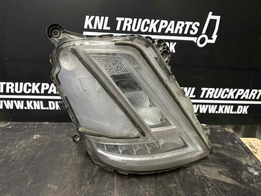 VOLVO LAMP 24056499 - أضواء - شاحنة: صور 1 VOLVO LAMP 24056499 - أضواء - شاحنة: صور 1
